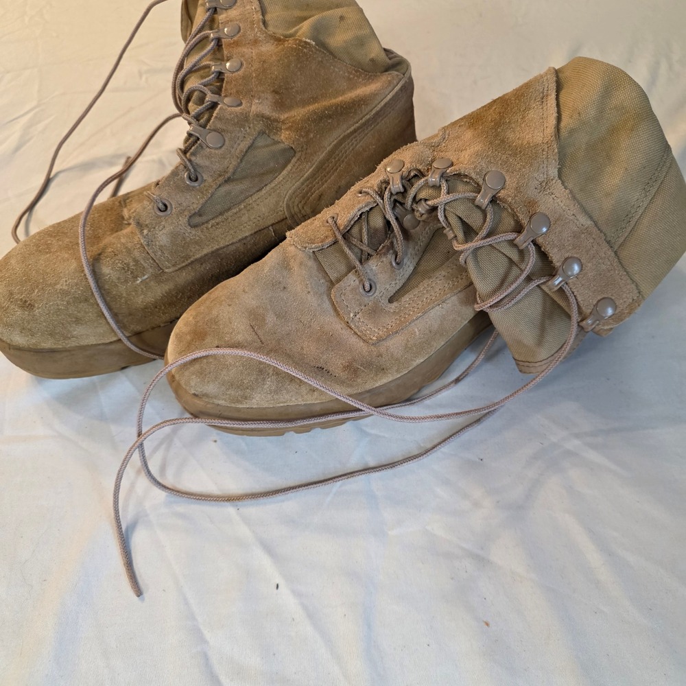 Belleville 390DES Combat Boots Mens 8.5 R Tan Desert Vibram Military Tactical